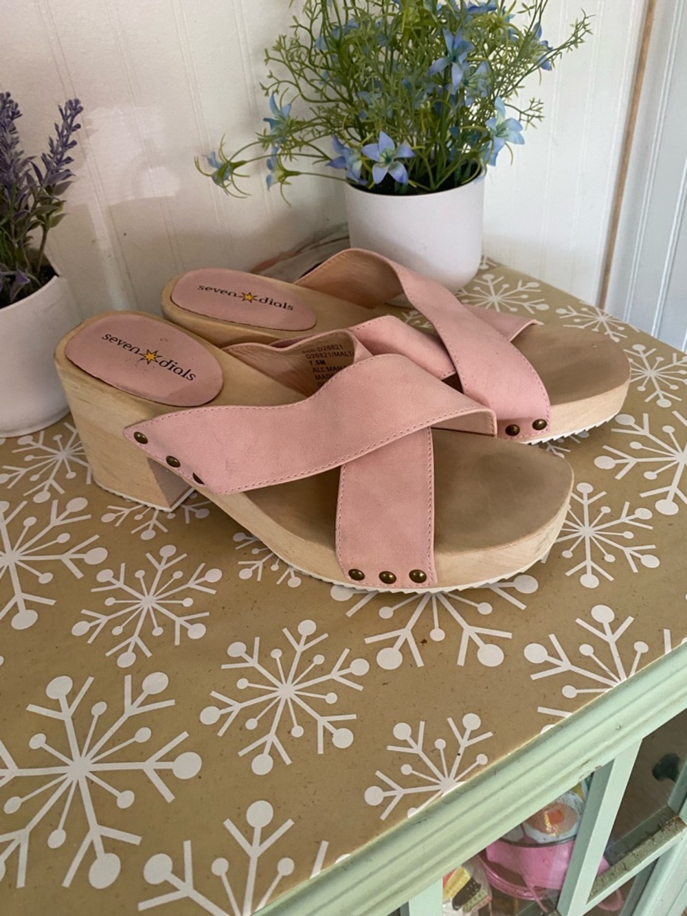 Seven Dials Pink Suede Cross-Strap Clog Sandals